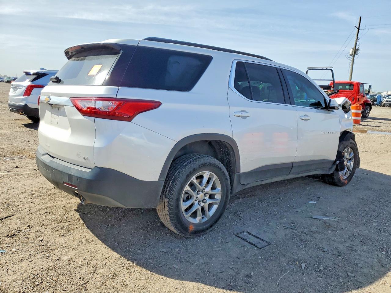 2020 Chevrolet Traverse Lt - Image 3