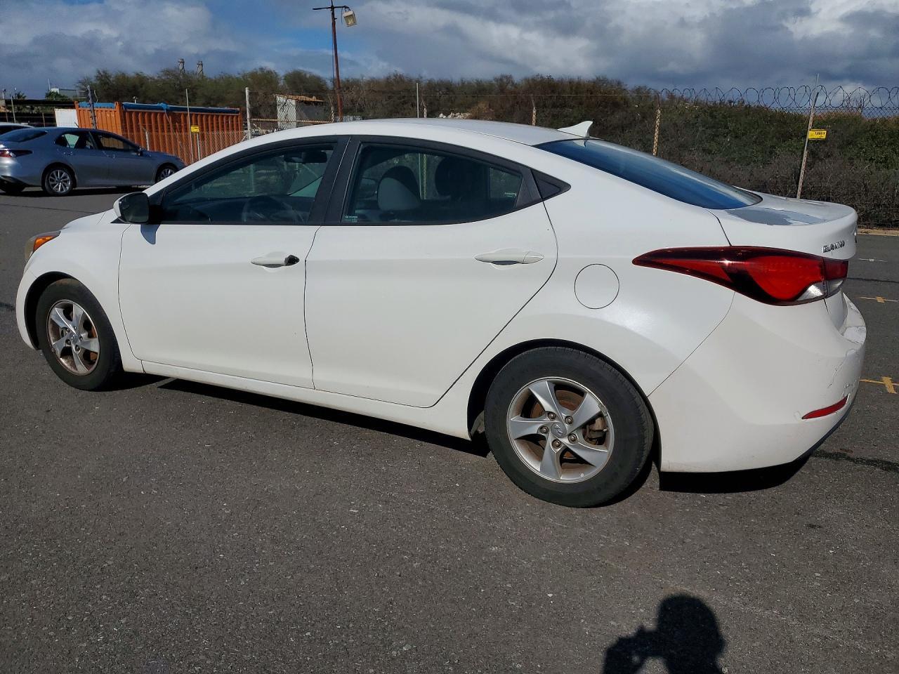 2014 Hyundai Elantra Se - Image 2