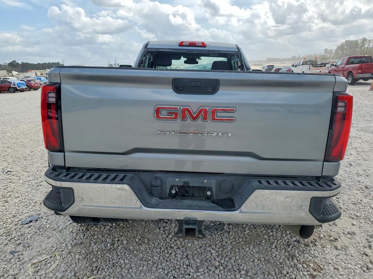 2024 GMC Sierra K3500 - Image 6