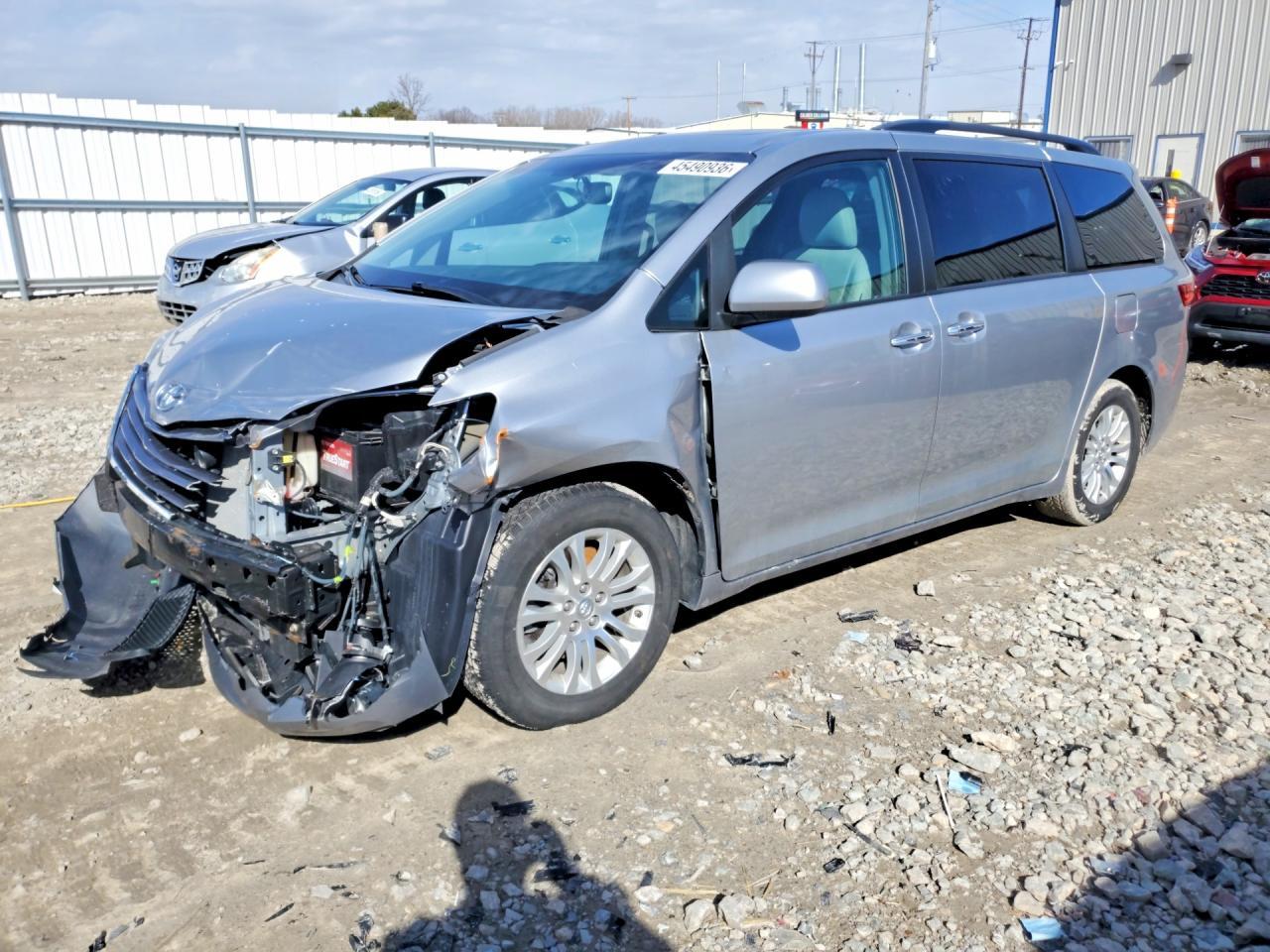 2017 Toyota Sienna Xle 8-Passenger