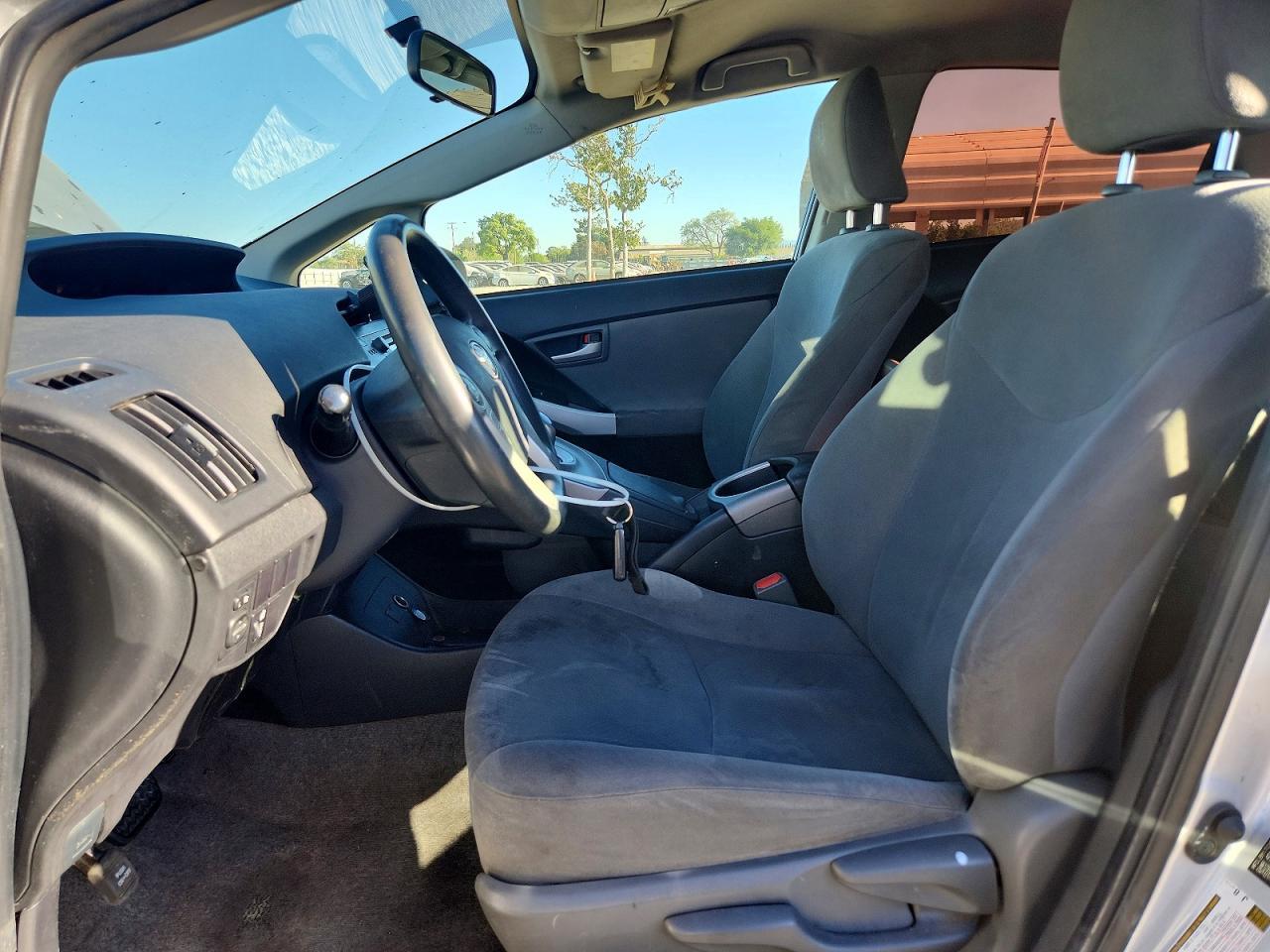 2015 Toyota Prius Two - Фото 7