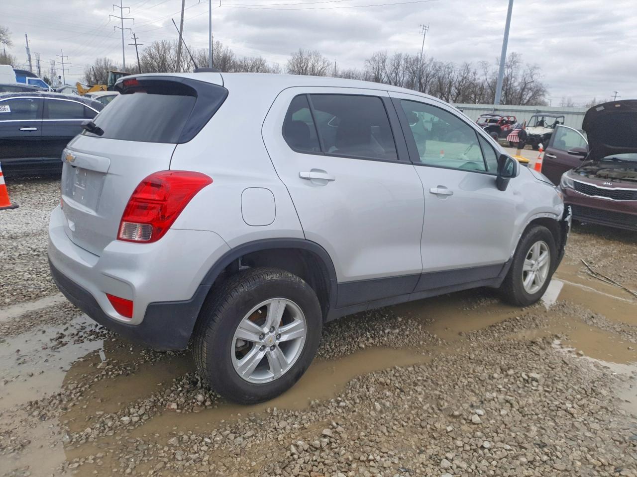 2021 Chevrolet Trax Ls - Фото 3