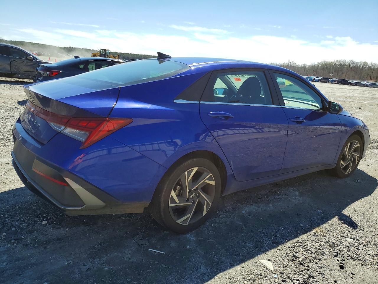 2025 Hyundai Elantra Sel Convenience - Фото 3