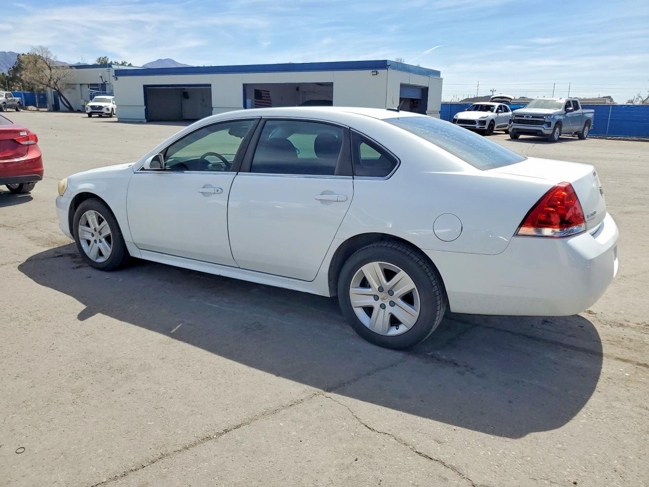 2010 Chevrolet Impala Ls - Фото 2