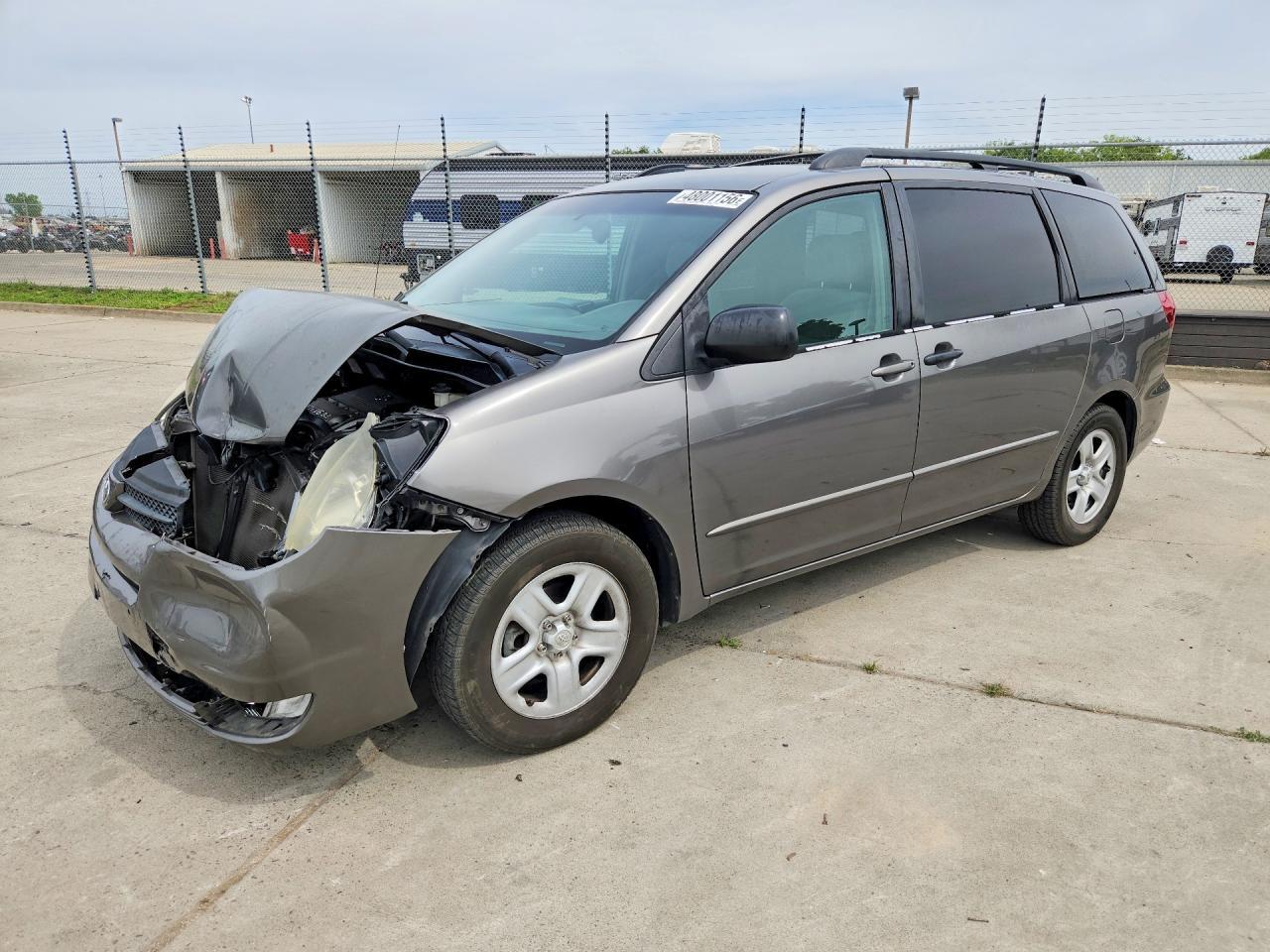 2005 Toyota Sienna Le 7 Passenger