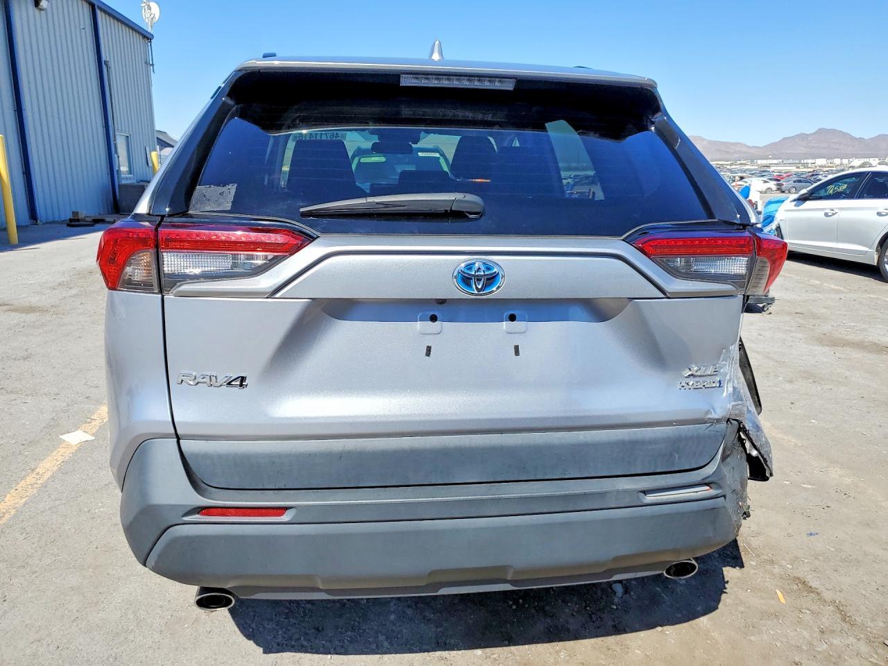 2021 Toyota Rav4 Hybrid Xle - Image 6
