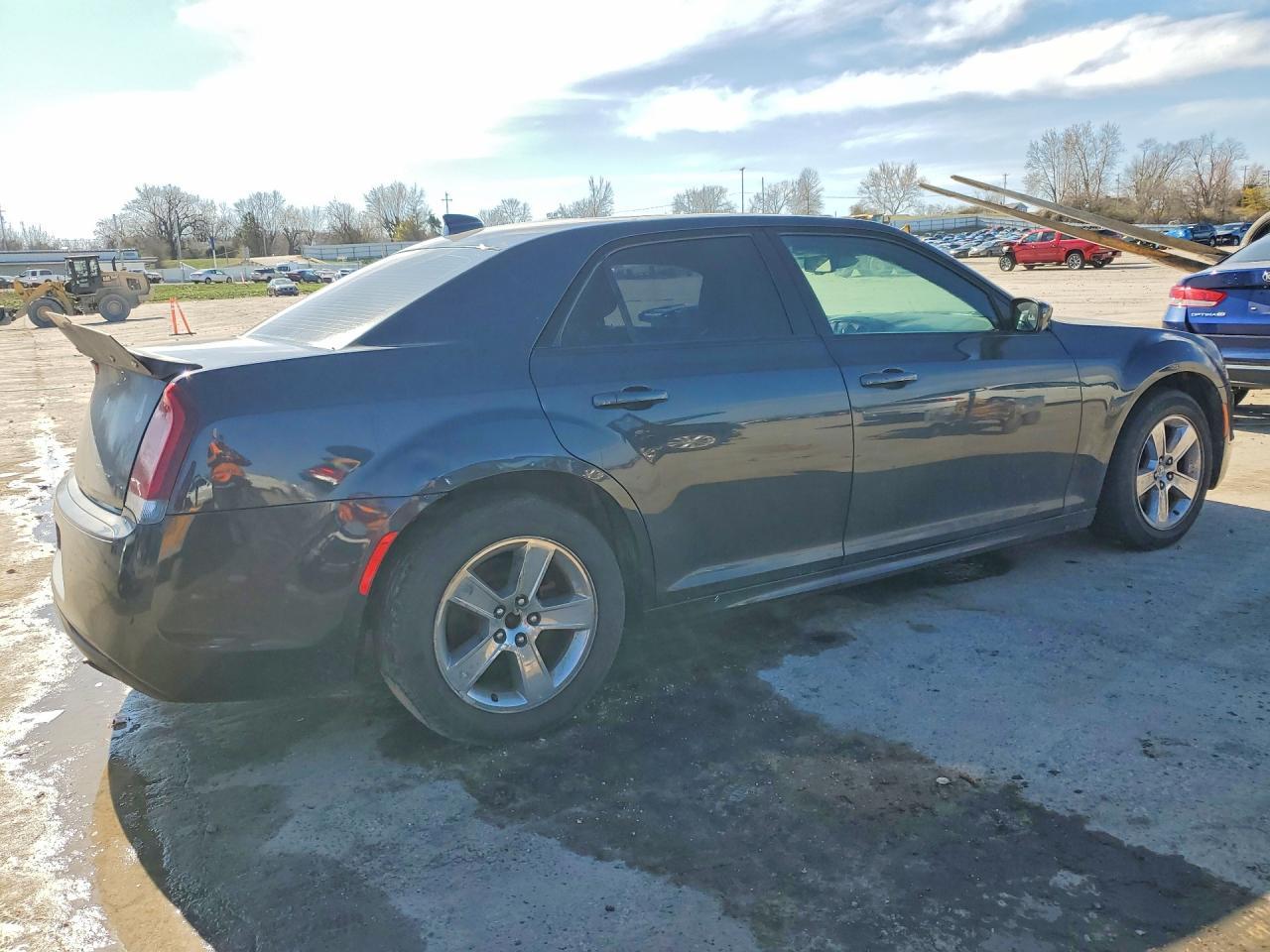 2019 Chrysler 300 S - Image 3