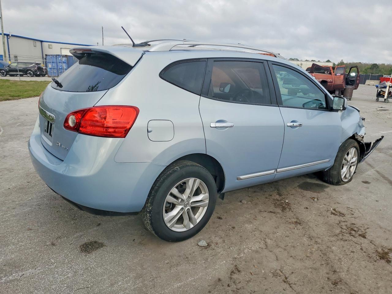 2013 Nissan Rogue S - Image 3