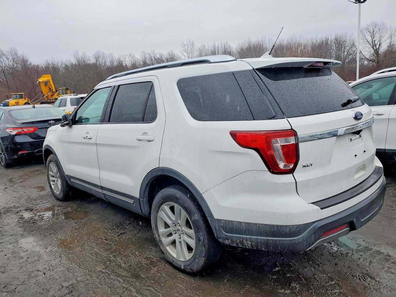 2019 Ford Explorer Xlt - Image 2
