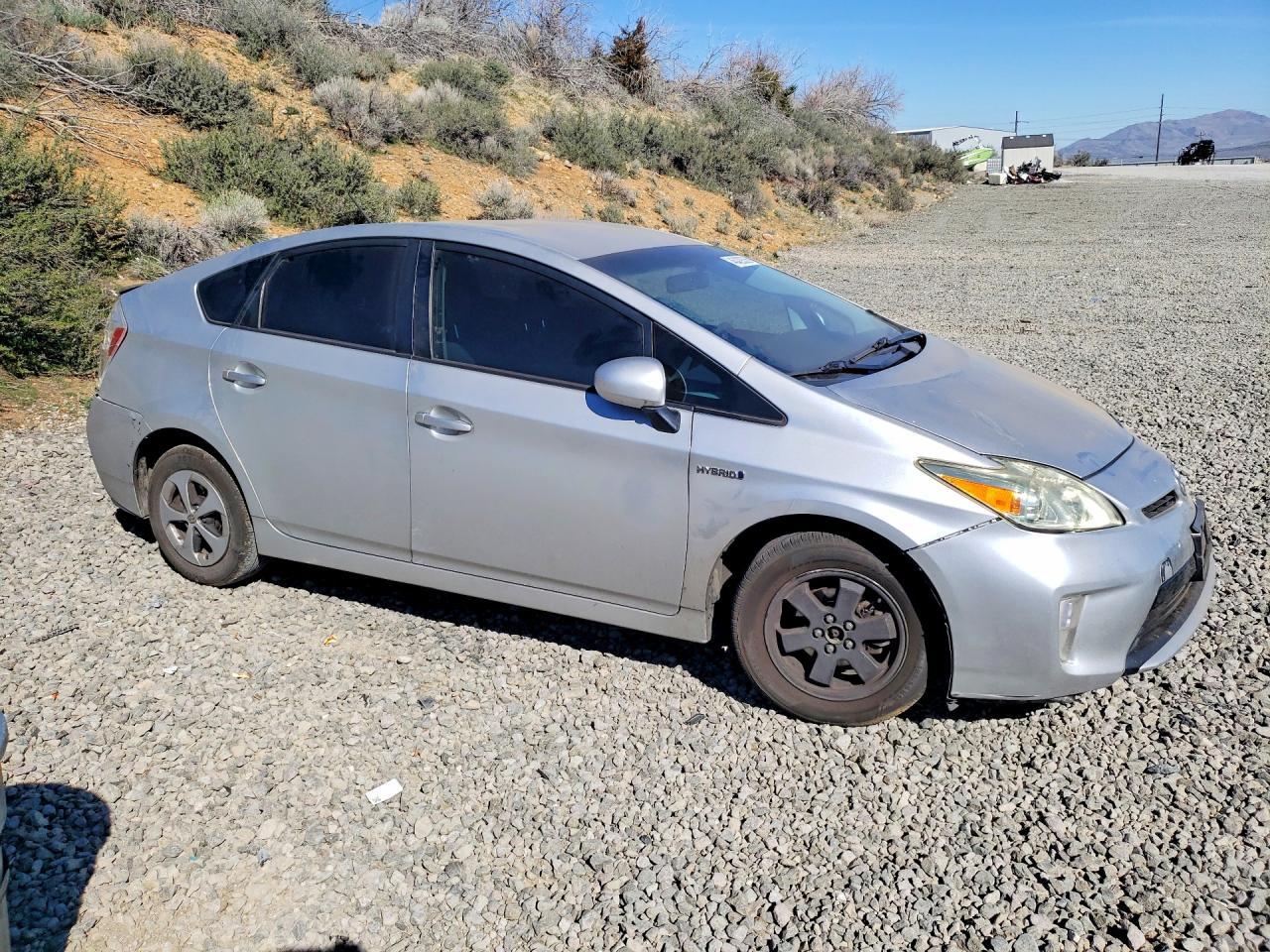 2015 Toyota Prius Two - Image 4