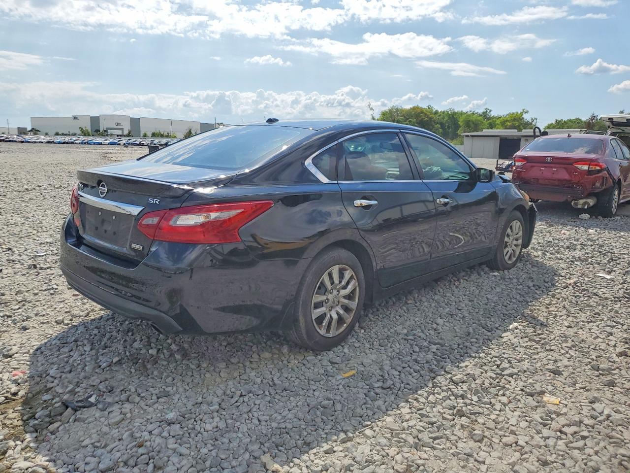 2018 Nissan Altima S - Фото 3