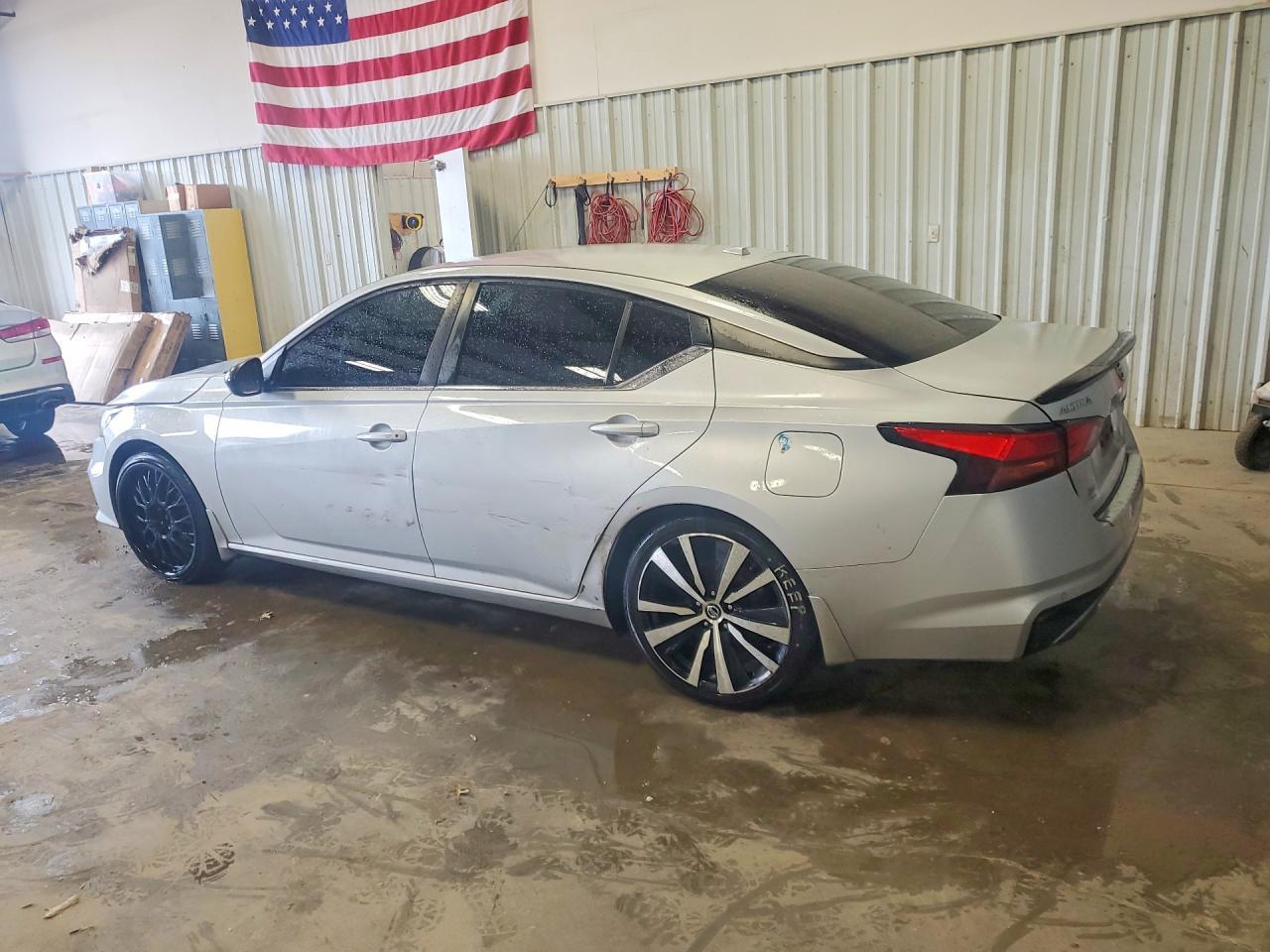 2020 Nissan Altima 2.5 Sr - Image 2