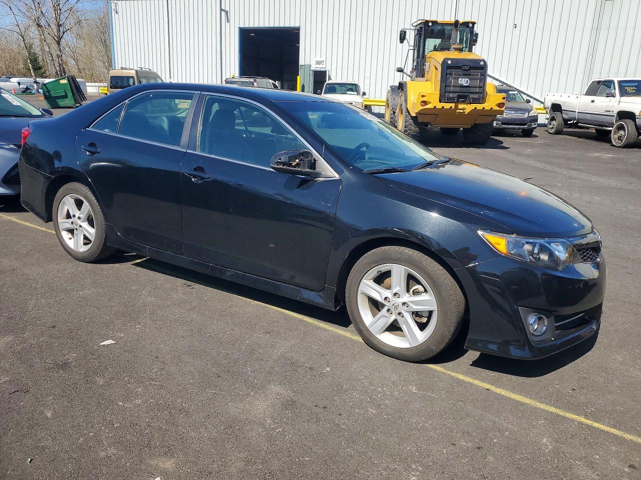 2014 Toyota Camry Se - Фото 4