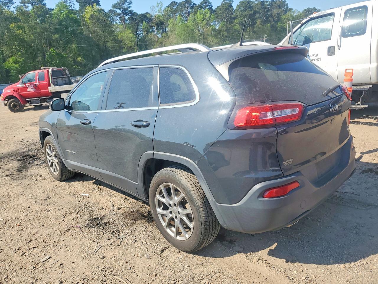 2018 Jeep Cherokee Latitude Plus - Image 2