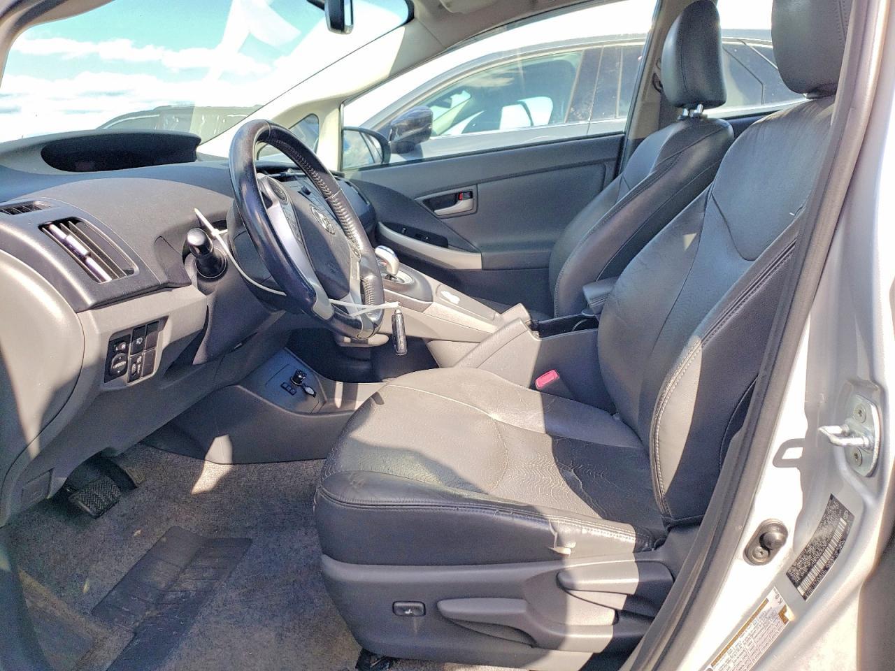 2010 Toyota Prius V - Фото 7