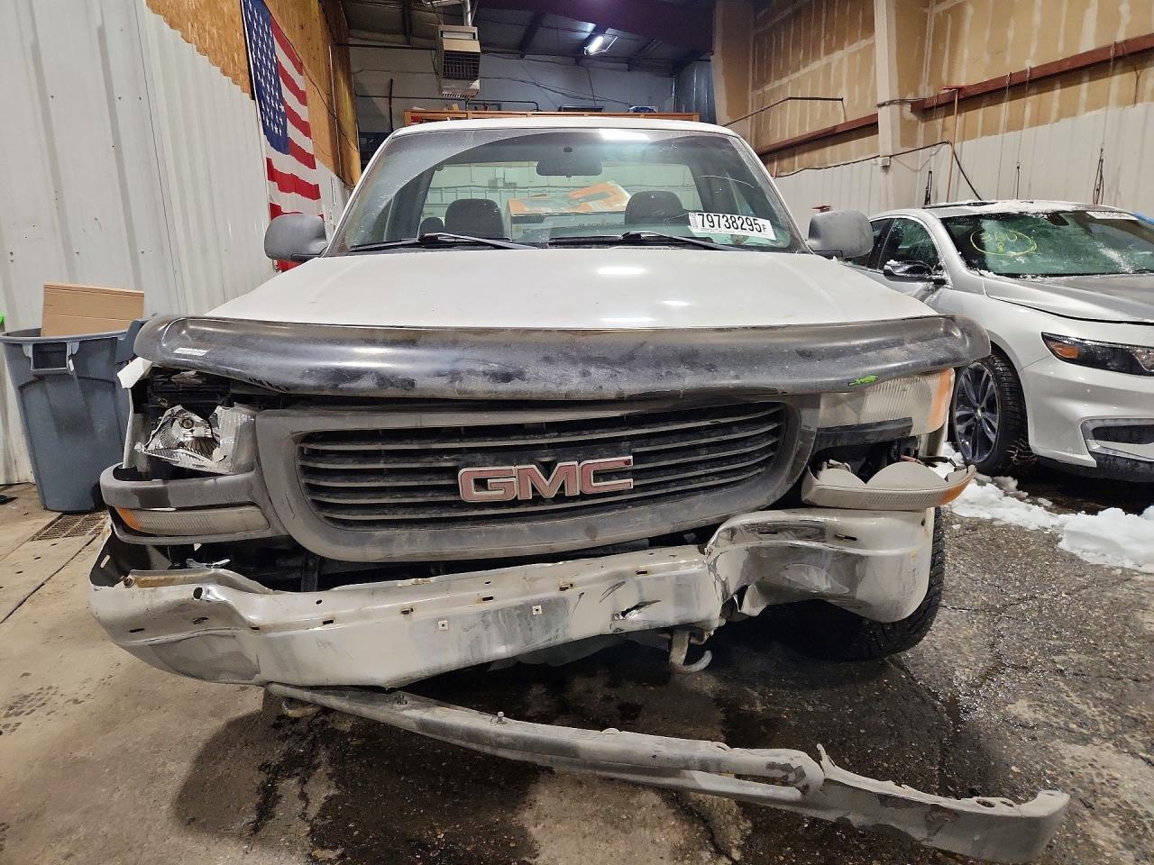 2001 GMC New Sierra C1500 - Image 5