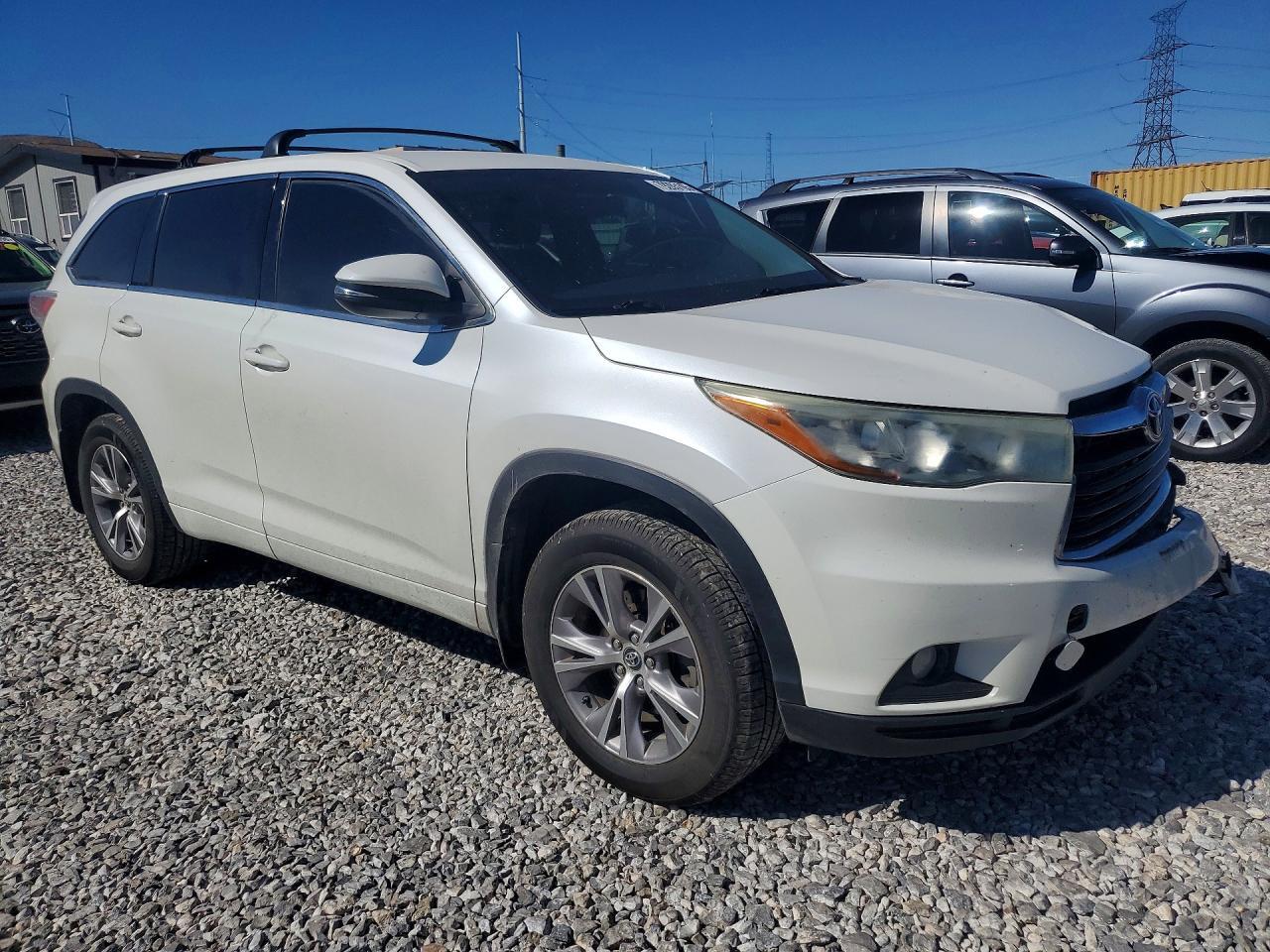 2016 Toyota Highlander Le Plus - Фото 4