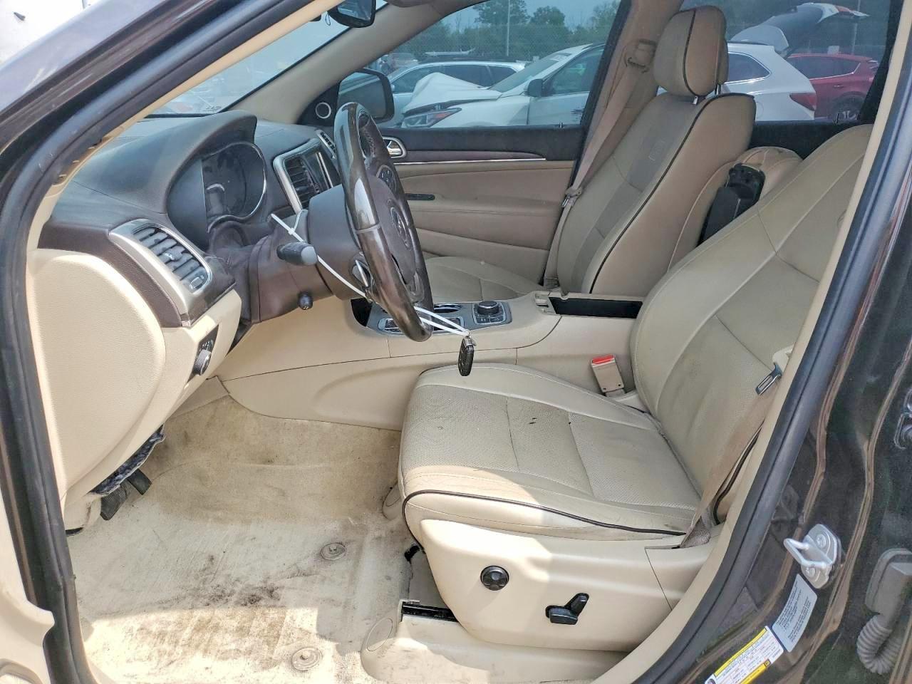 2017 Jeep Grand Cherokee Overland - Image 7