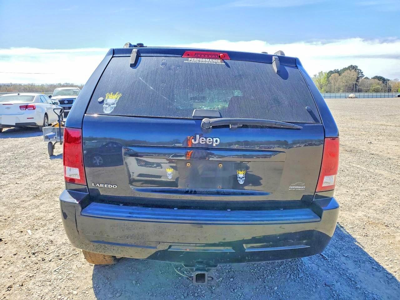 2010 Jeep Grand Cherokee Laredo - Image 6