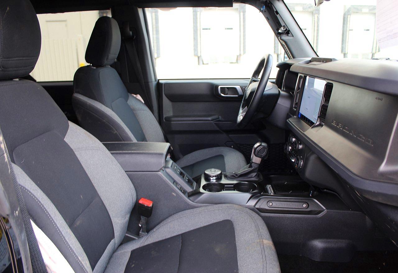 2025 Ford Bronco Big Bend - Image 5