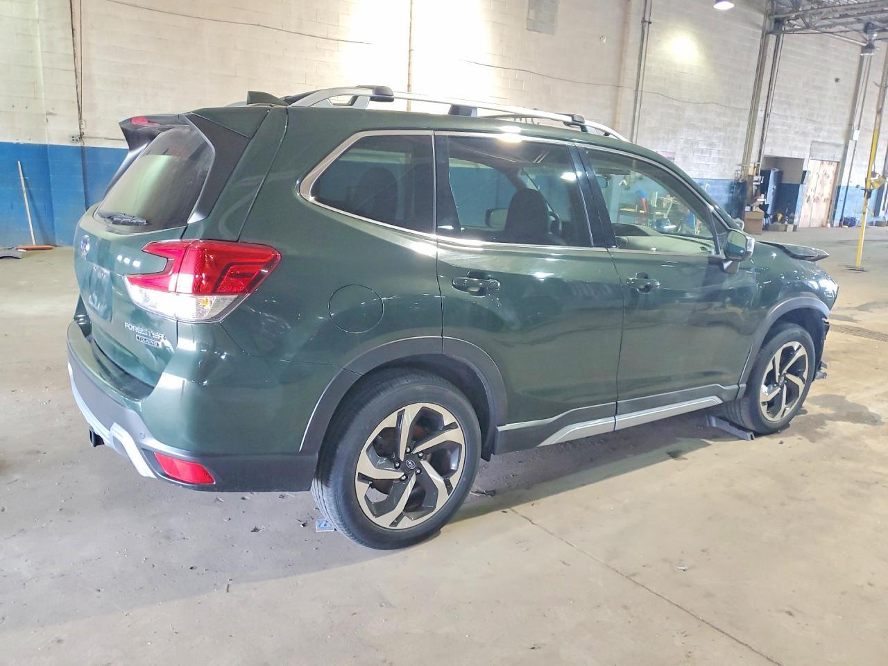 2023 Subaru Forester Touring - Image 3