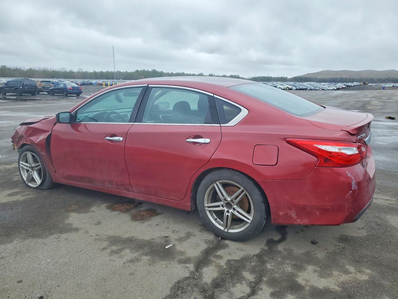 2016 Nissan Altima - Фото 2