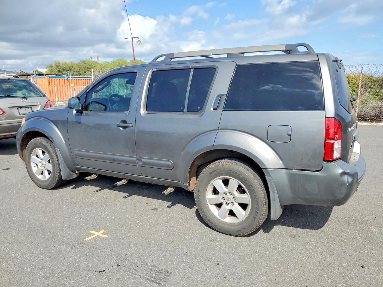 2008 Nissan Pathfinder S - Image 2