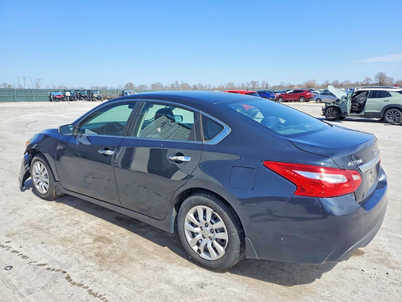 2017 Nissan Altima 2.5 S - Фото 2