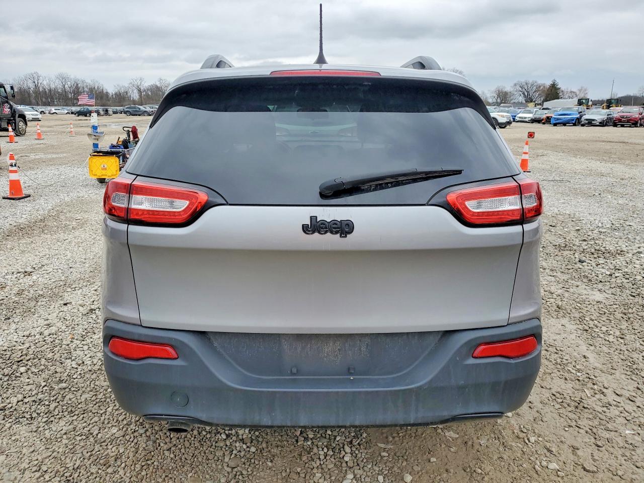 2017 Jeep Cherokee Sport - Image 6
