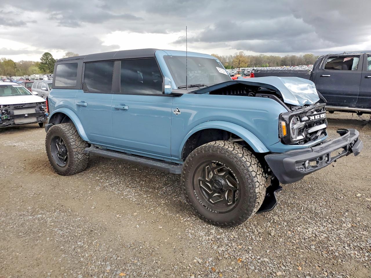 2023 Ford Bronco Base - Image 4