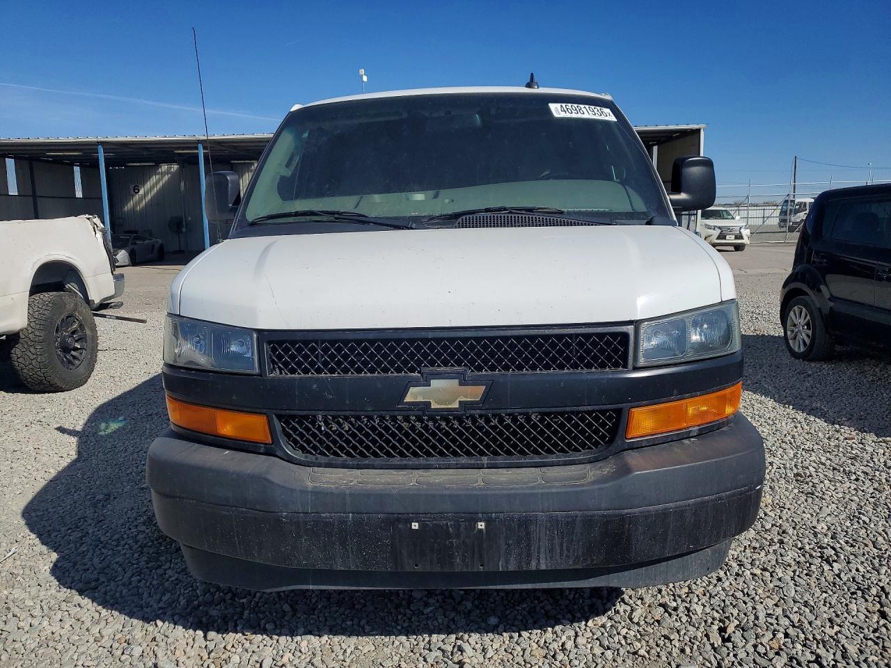 2018 Chevrolet Express 2500 Delivery Van - Image 5