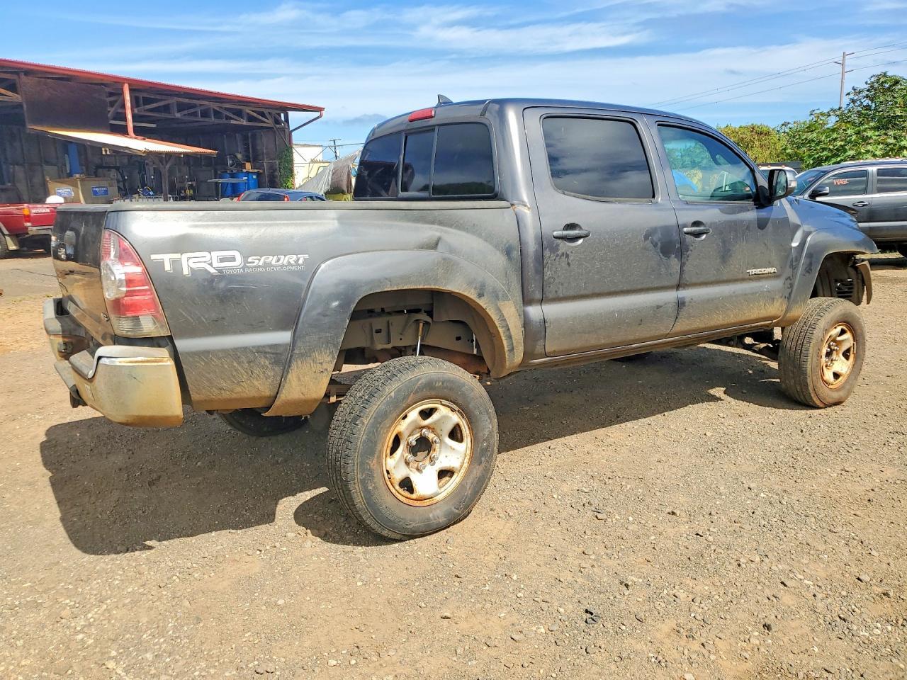 2015 Toyota Tacoma V6 - Image 3