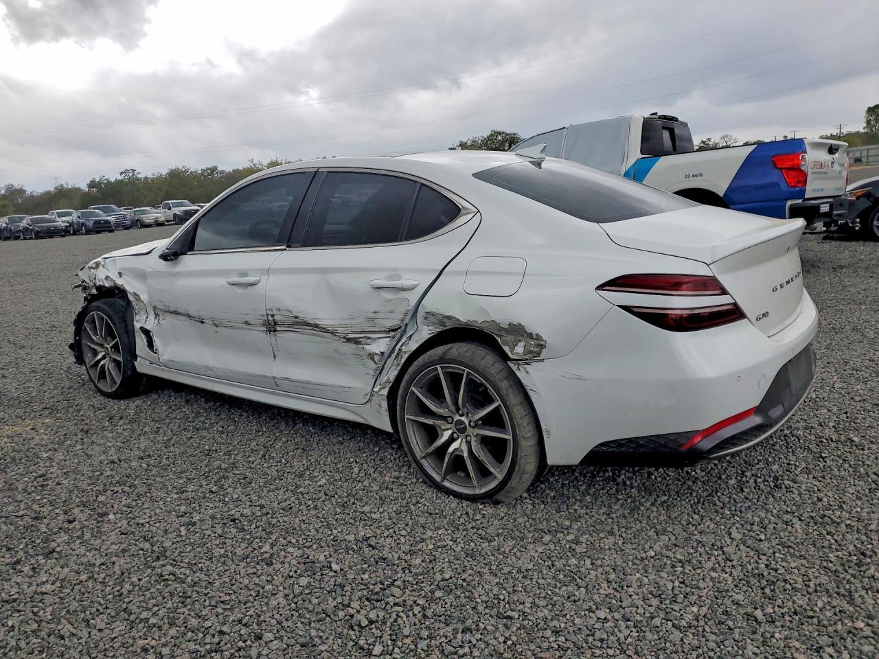 2022 Genesis G70 2.0T - Image 2