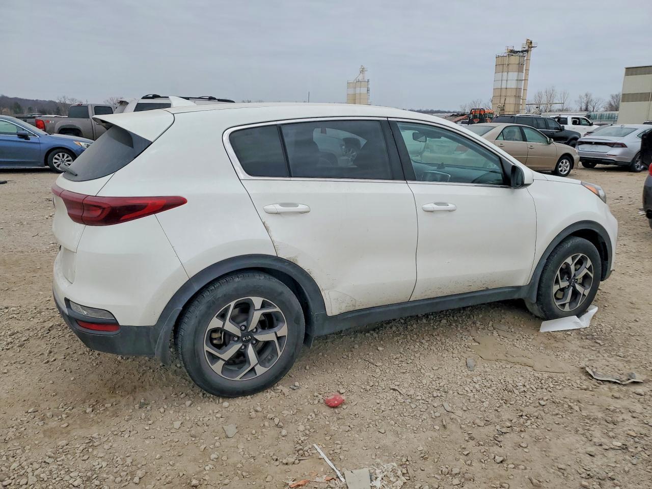 2020 Kia Sportage Lx - Фото 3