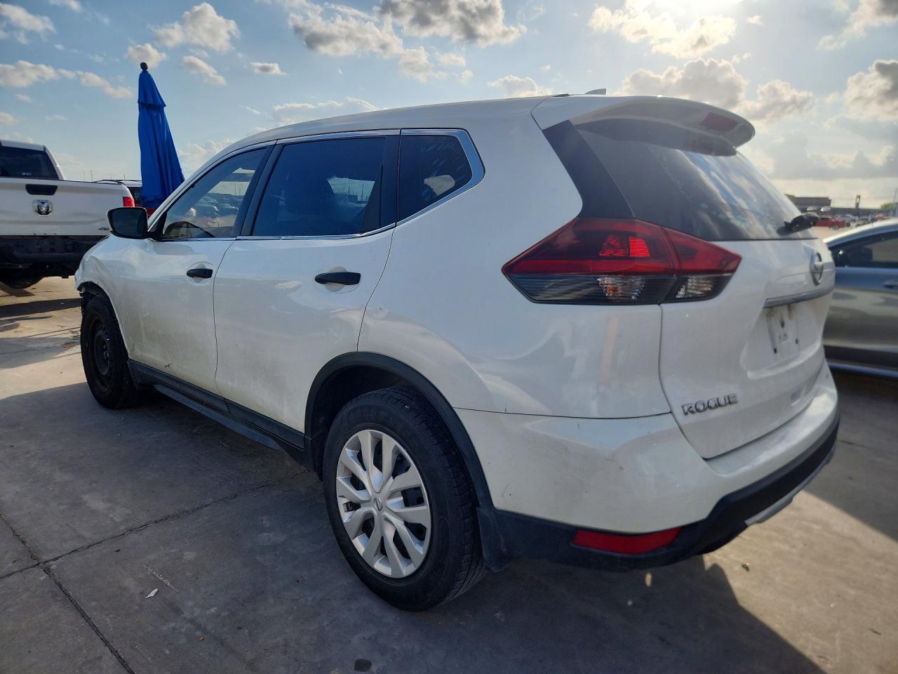 2020 Nissan Rogue - Фото 2