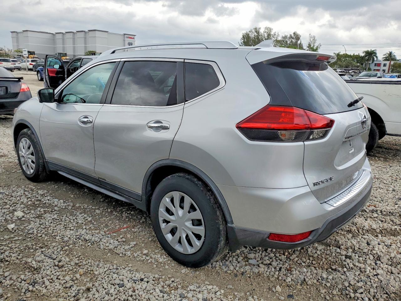 2017 Nissan Rogue Sv - Фото 2