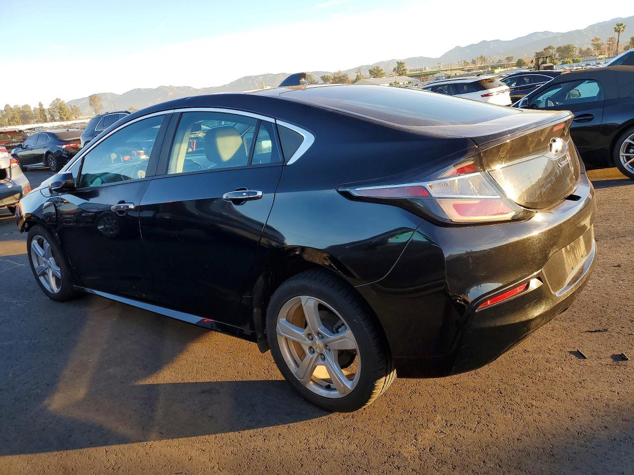2017 Chevrolet Volt - Фото 2