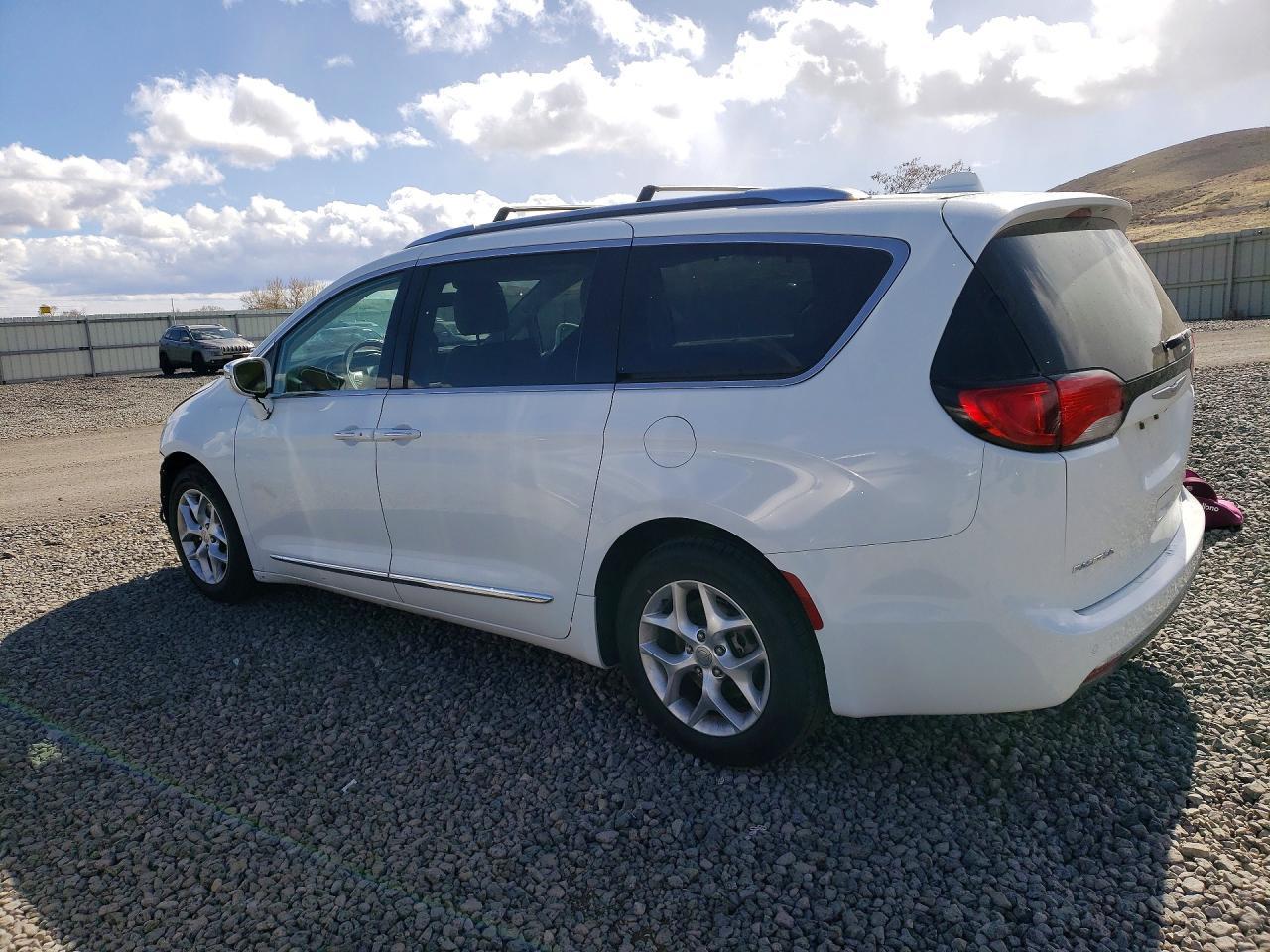 2020 Chrysler Pacifica Limited - Фото 2