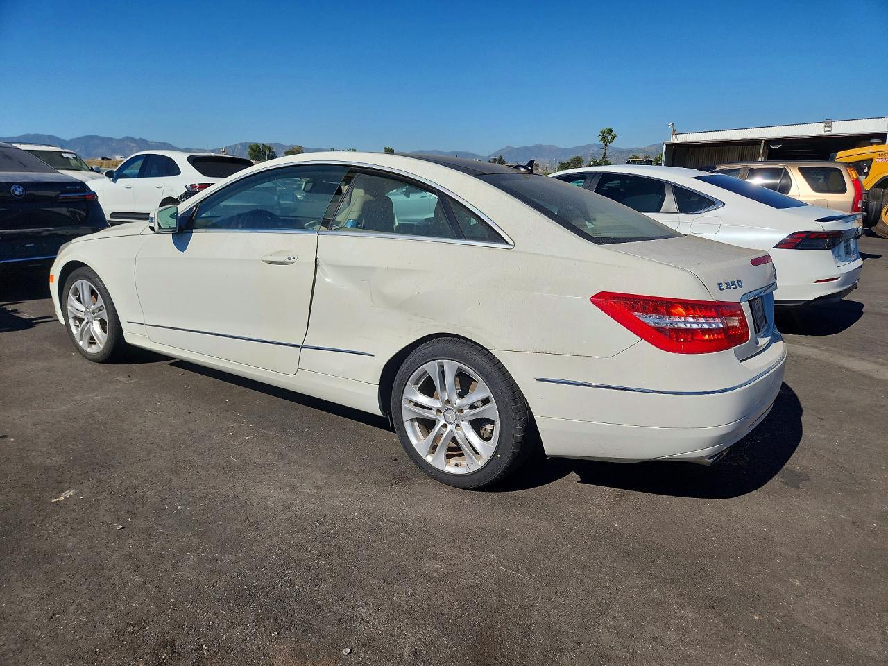 2010 Mercedes-Benz E 350 - Фото 2