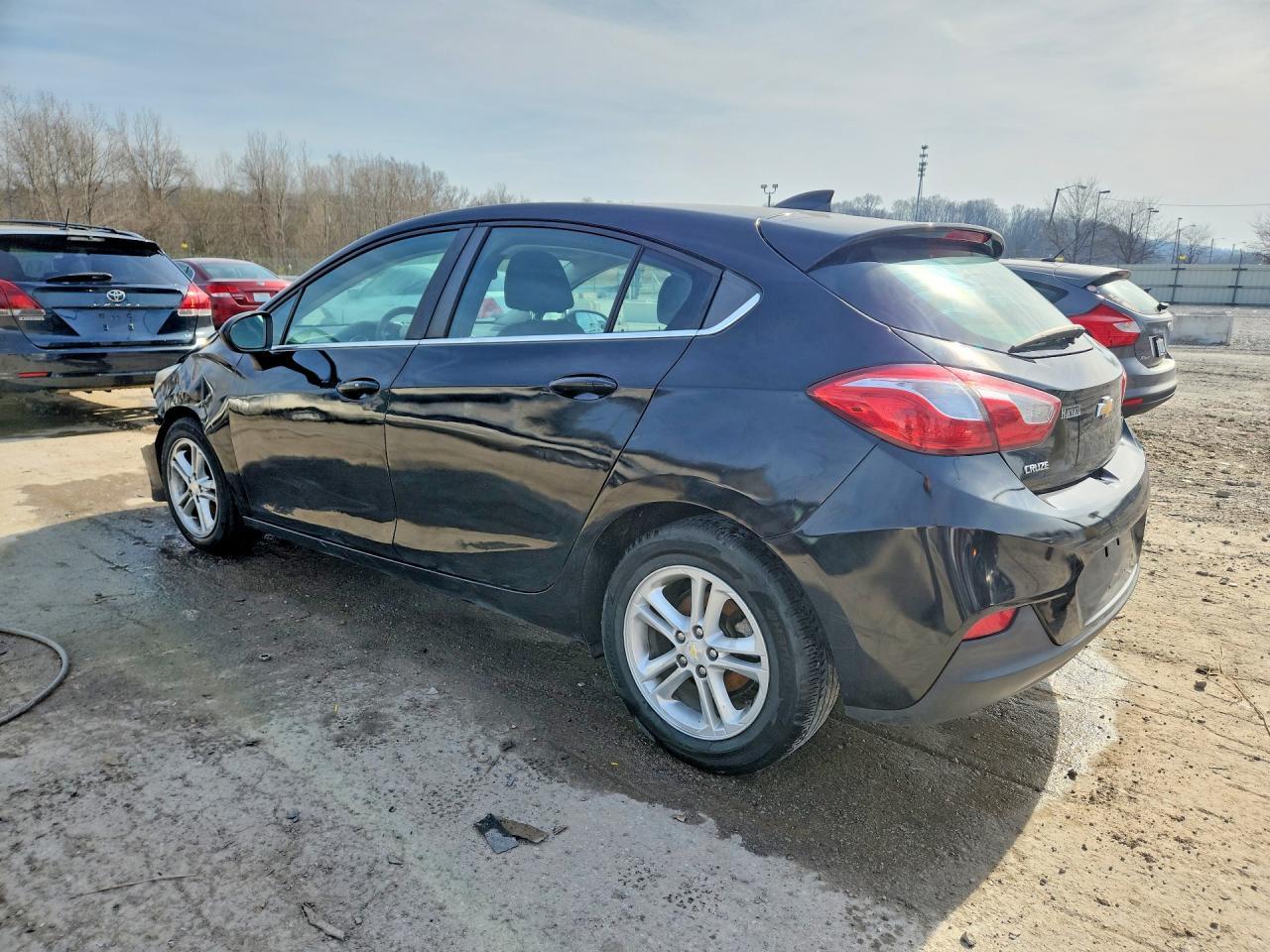2017 Chevrolet Cruze Lt - Фото 2