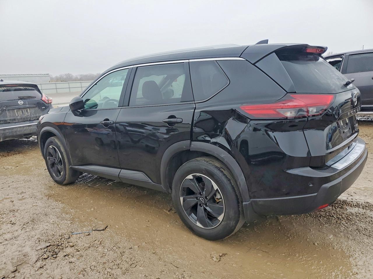 2024 Nissan Rogue Sv - Image 2