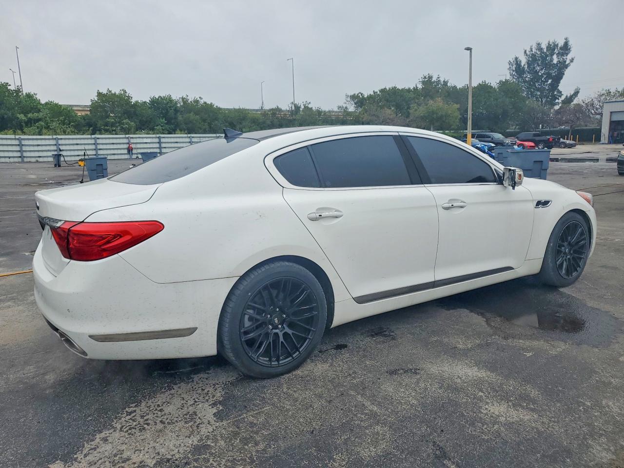 2015 Kia K900 Luxury - Image 3
