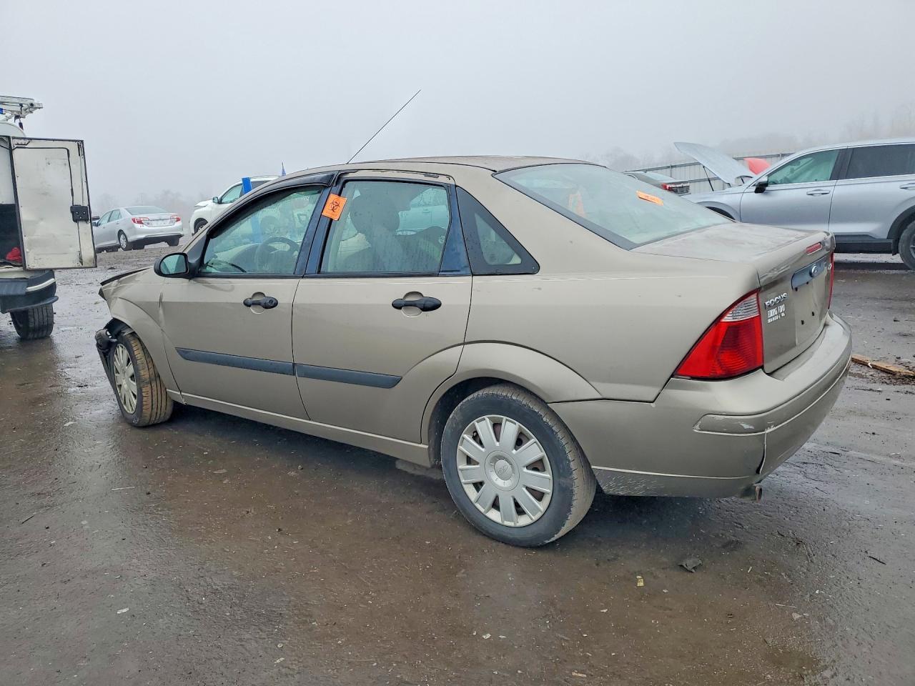 2005 Ford Focus Zx4 - Фото 2