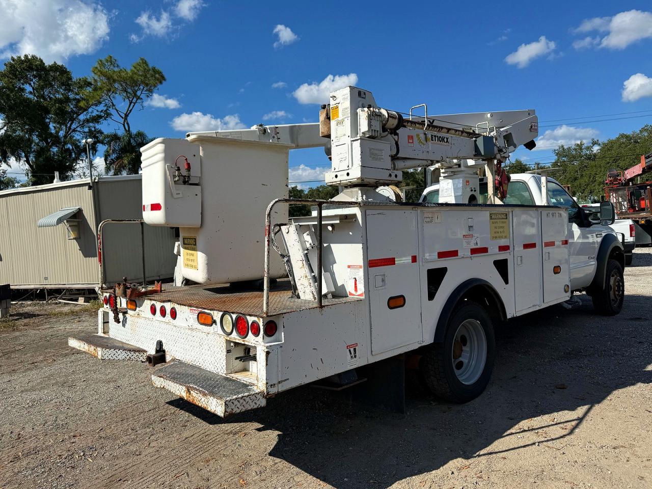 2006 Ford F-450 Sd Bucket Truck - Фото 4