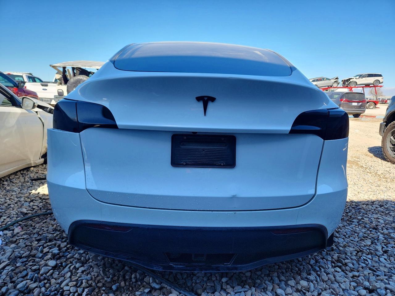 2023 Tesla Model Y - Фото 6