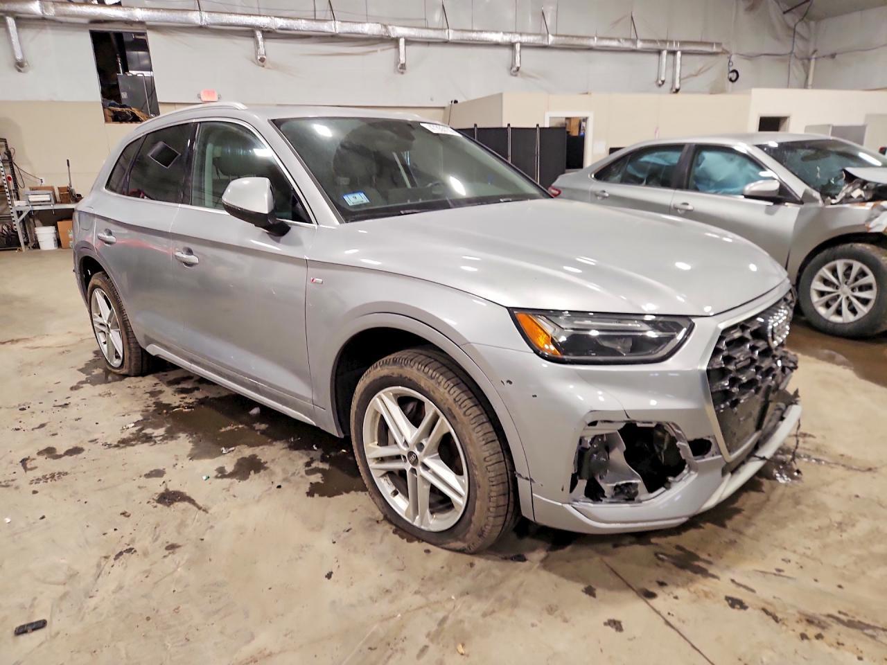 2021 Audi Q5 E Premium - Image 4