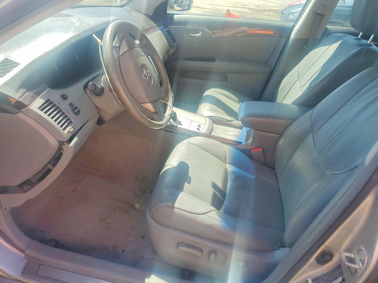 2010 Toyota Avalon Xls - Image 7