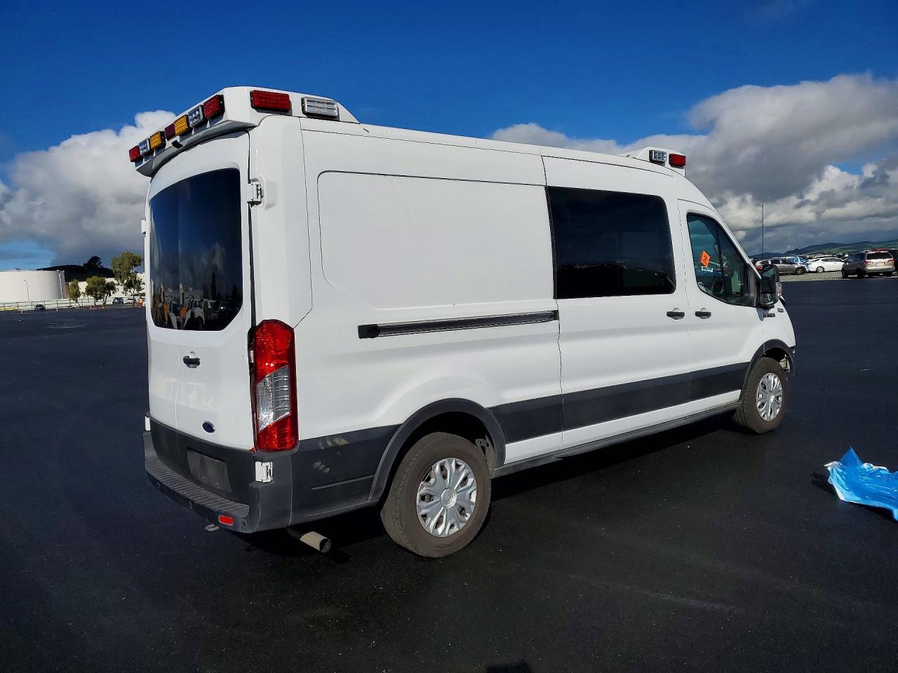 2022 Ford Transit T-250 Ambulance - Фото 3