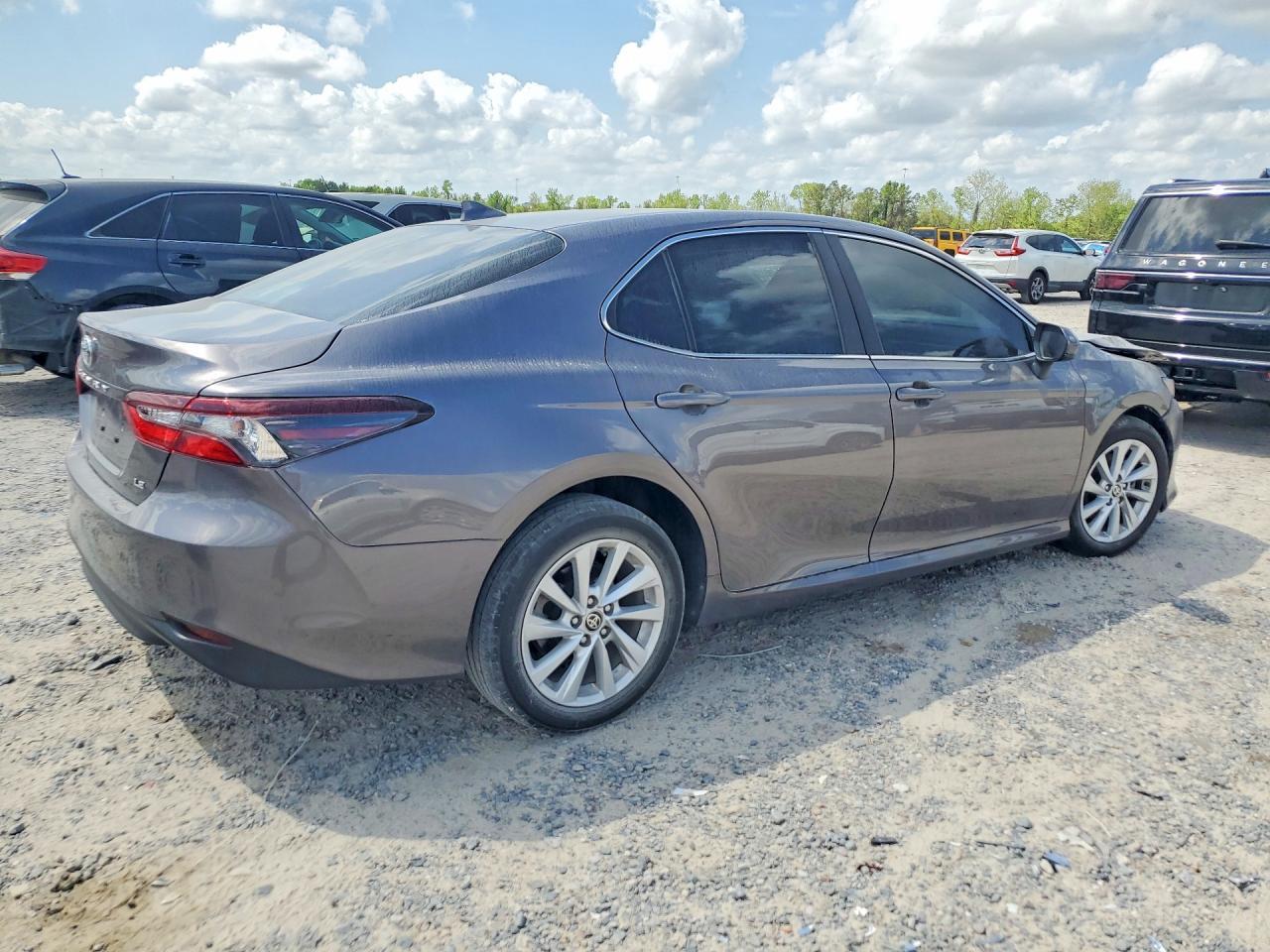 2024 Toyota Camry Le - Фото 3
