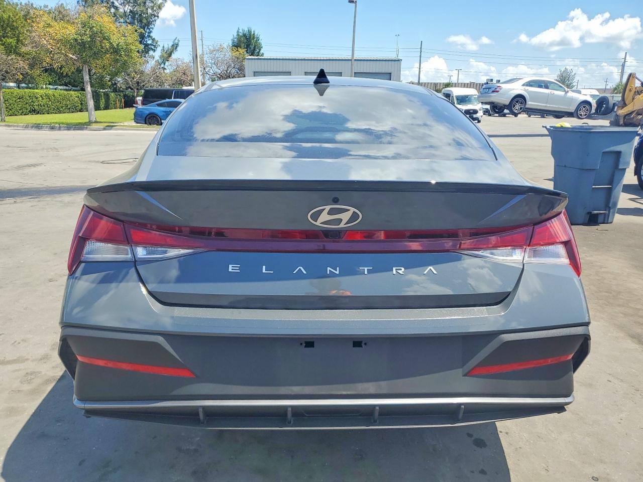 2025 Hyundai Elantra Sel Sport - Фото 6